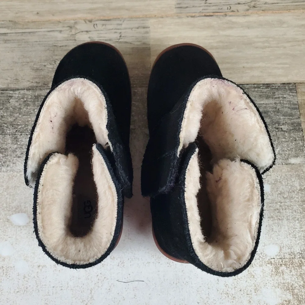 Ugg Keelan II Kids Bootie Sz 12 Comfort Black Suede Plush Lined Hook & Loop Boot